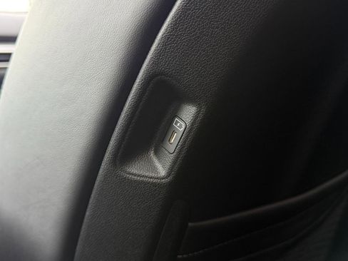 Certified 2025 Kia Sorento EX w/ Panoramic Sunroof Package image 32