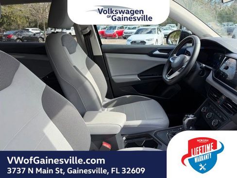 Used 2022 Volkswagen Taos SE image 9