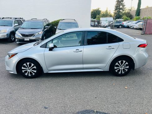 Used 2022 Toyota Corolla LE FWD image 5