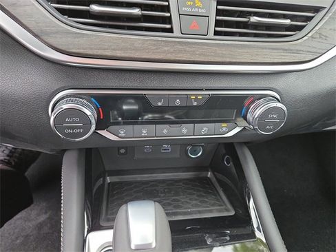 New 2025 Nissan Altima 2.5 SL image 29