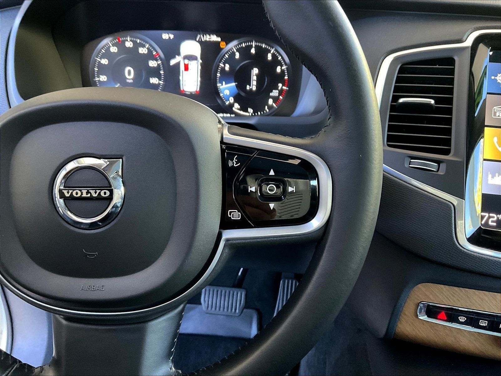 Used 2021 Volvo XC90 T6 Momentum w/ Protection Package Premier AWD/4WD image 12