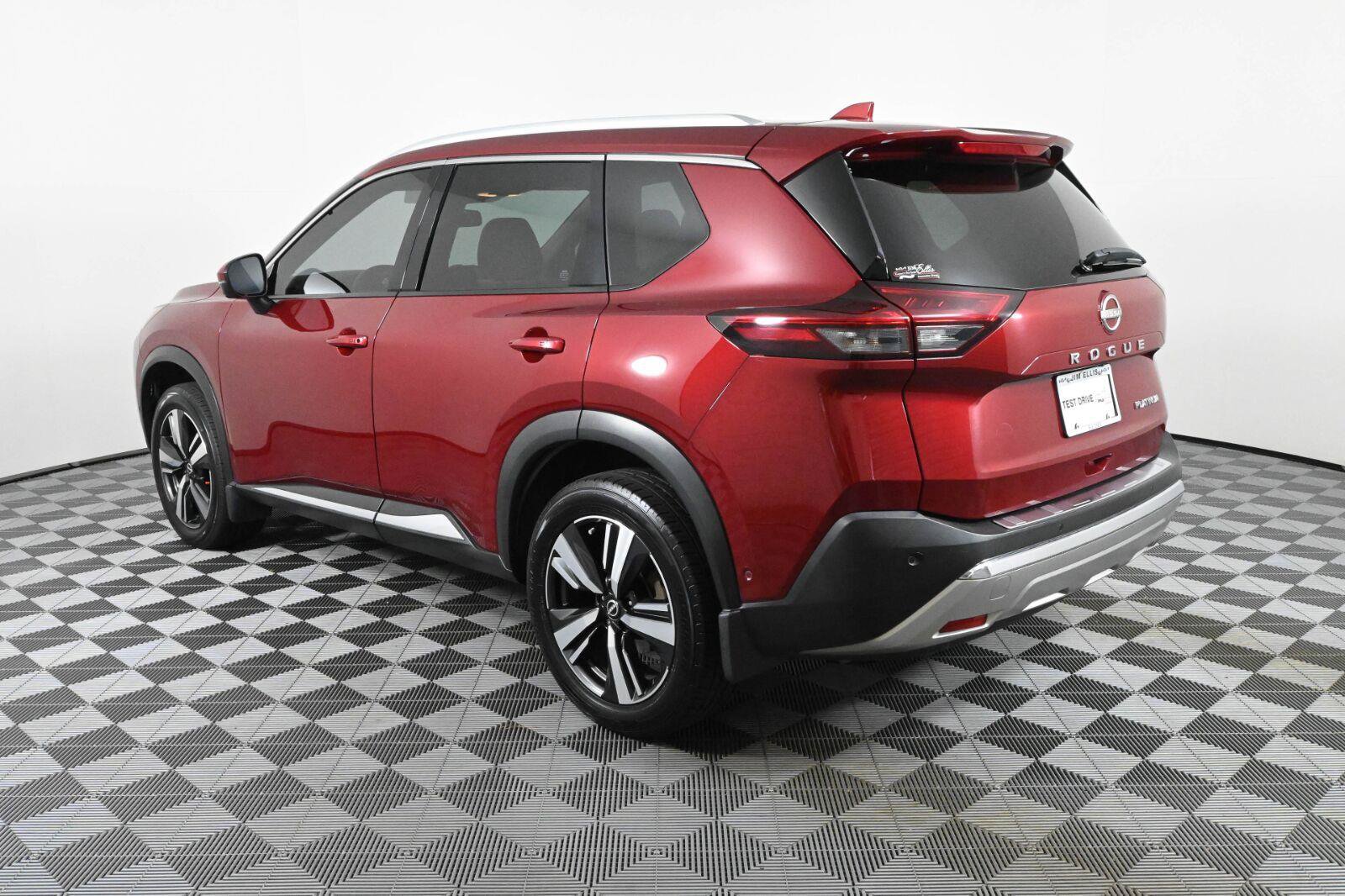 Used 2022 Nissan Rogue Platinum w/ Head-Up Display Package FWD image 7