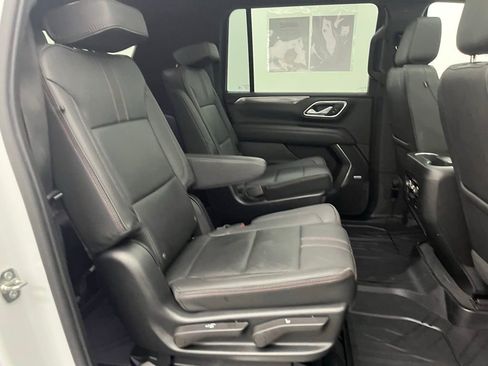 Used 2022 Chevrolet Suburban RST w/ Sport Performance Package image 29