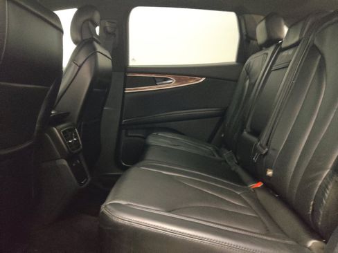 Used 2016 Lincoln MKX Reserve w/ Technology Package AWD/4WD image 18