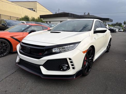 Used 2017 Honda Civic Type R image 1