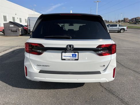 New 2026 Honda Odyssey EX-L image 5