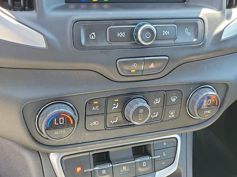 Used 2024 GMC Terrain SLE w/ Driver Convenience Package AWD/4WD image 15