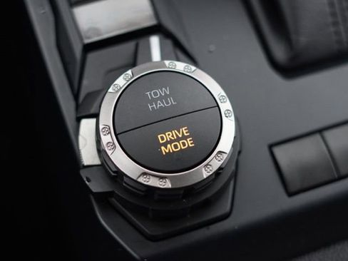 Certified 2025 Toyota Tacoma TRD Sport image 35