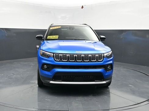 Used 2025 Jeep Compass Limited AWD/4WD image 2