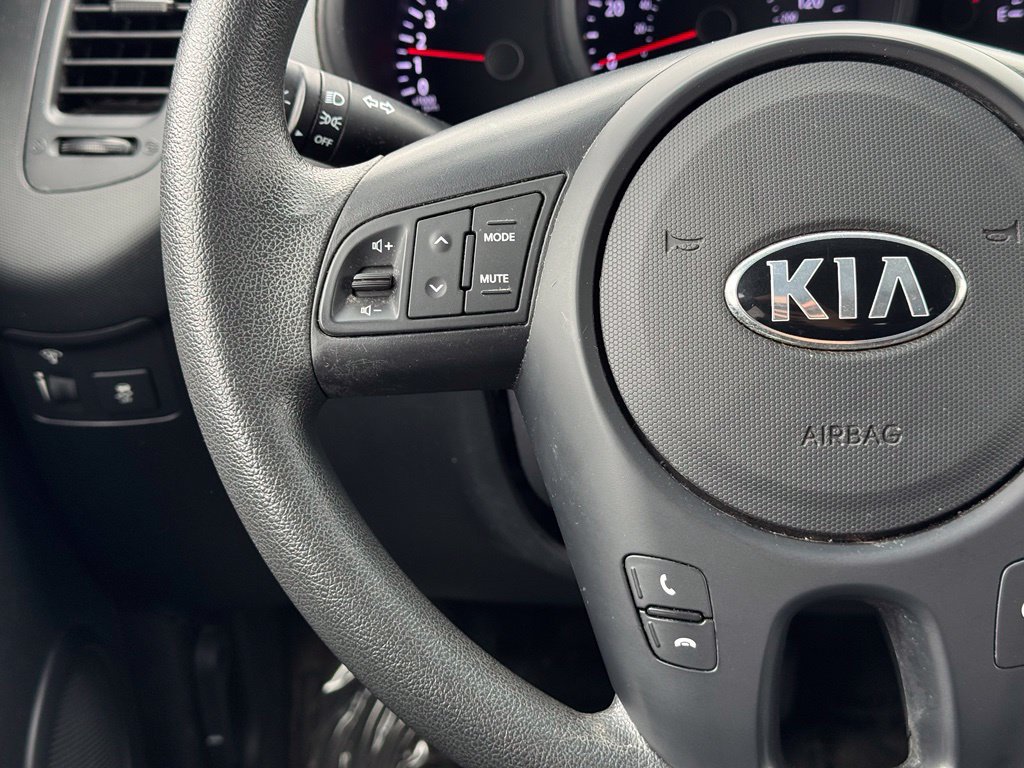 Used 2013 Kia Soul FWD image 19