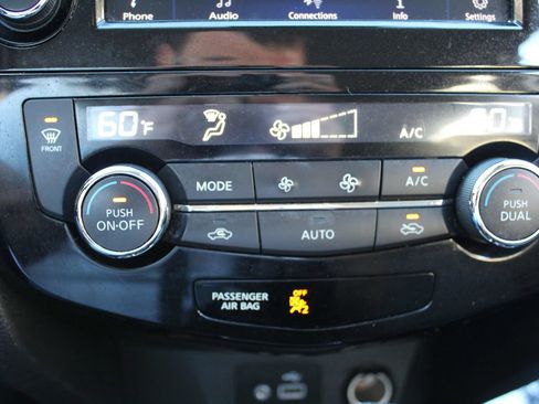Used 2021 Nissan Rogue Sport SV FWD image 21