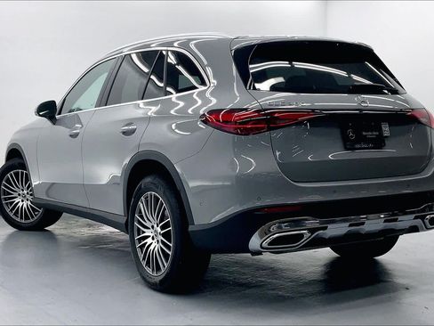 Used 2026 Mercedes-Benz GLC 300 image 2
