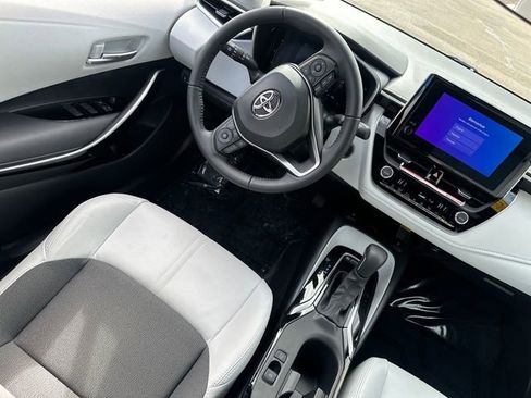 Certified 2025 Toyota Corolla XSE FWD image 22