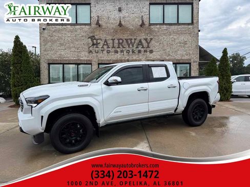 Used 2025 Toyota Tacoma Limited AWD/4WD image 1