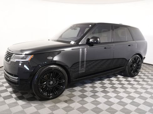 Used 2023 Land Rover Range Rover SE AWD/4WD image 2