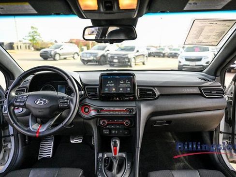 Used 2020 Hyundai Veloster Turbo image 12