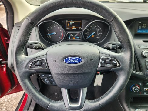Used 2017 Ford Focus SE image 9