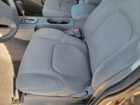 Used 2020 Nissan Frontier SV w/ Midnight Edition Floor Mats image 10