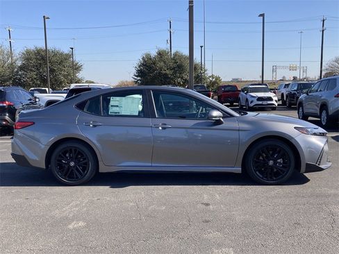 New 2026 Toyota Camry SE image 8