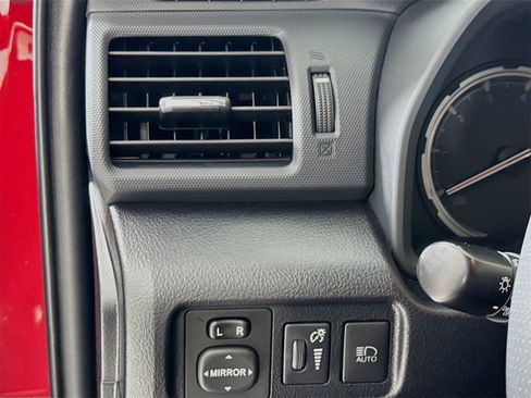 Used 2022 Toyota 4Runner Limited image 11