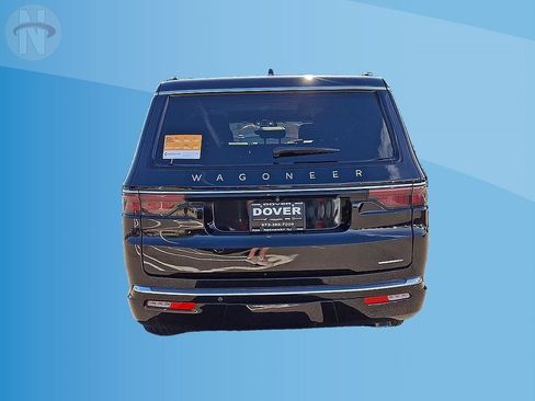 Certified 2024 Jeep Wagoneer Series III w/ Premium Group I AWD/4WD image 7