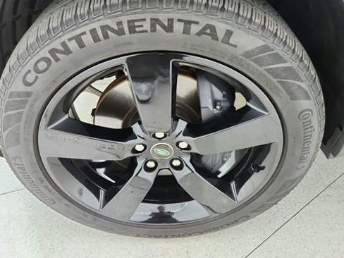 Used 2024 Land Rover Defender 110 SE image 60