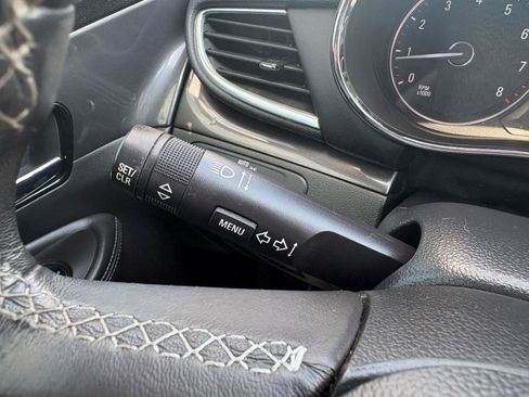 Used 2022 Buick Encore Preferred AWD/4WD image 31