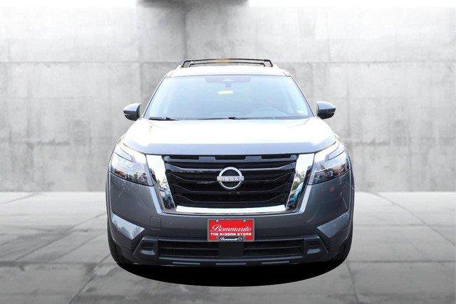 Used 2025 Nissan Pathfinder SV w/ SV Premium Package AWD/4WD image 4