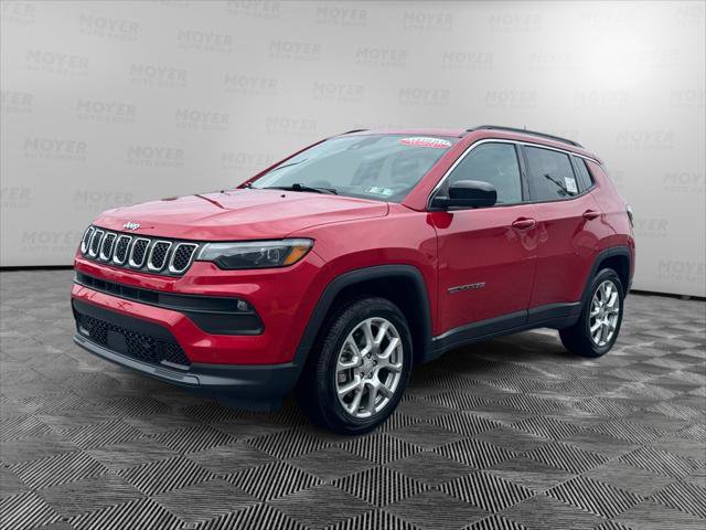 Certified 2023 Jeep Compass Latitude w/ Sun and Sound Group AWD/4WD image 1
