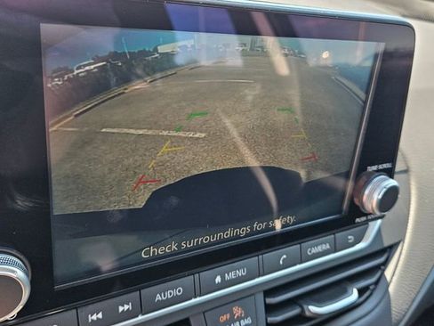Used 2025 Nissan Altima 2.5 S FWD image 19