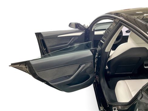 Certified 2023 Tesla Model 3 Performance AWD/4WD image 10
