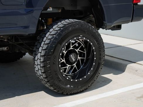 Used 2020 Ford F250 Platinum w/ FX4 Off-Road Package AWD/4WD image 37