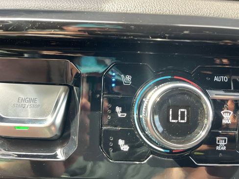 Used 2024 GMC Sierra 2500 AT4 w/ AT4 Premium Plus Package image 24