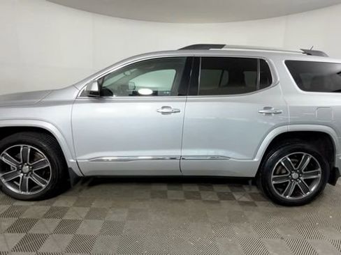 Used 2018 GMC Acadia Denali w/ Technology Package AWD/4WD image 9