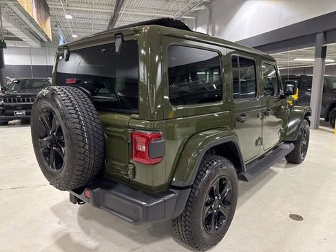 Used 2022 Jeep Wrangler Unlimited Sahara AWD/4WD image 21