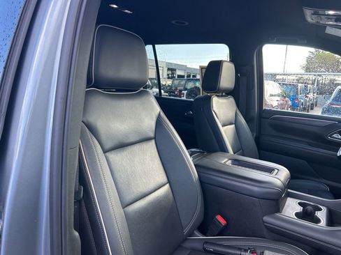 Used 2024 GMC Yukon XL SLT image 23
