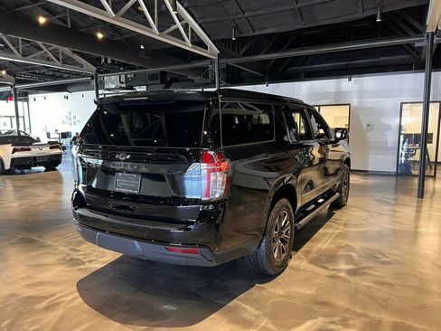 Used 2024 Chevrolet Suburban Z71 w/ Luxury Package image 5