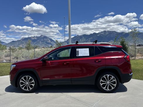 Used 2020 GMC Terrain SLT w/ Preferred Package AWD/4WD image 2