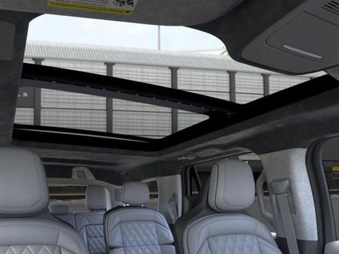 New 2026 Lincoln Navigator Black Label AWD/4WD image 22