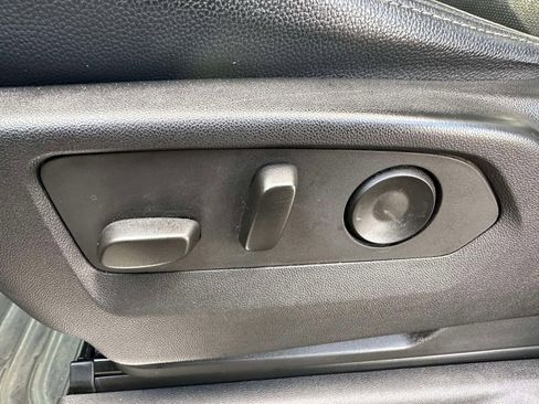 Used 2022 Chevrolet Silverado 1500 LT image 14