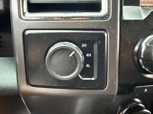 Used 2015 Ford F150 XLT w/ Equipment Group 302A Luxury AWD/4WD image 26