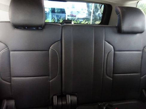 Certified 2019 GMC Yukon XL SLT w/ Open Road Package RWD image 24