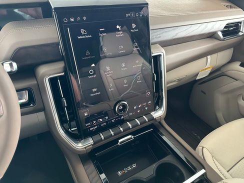 New 2026 GMC Yukon XL Denali w/ Denali Reserve Package image 24