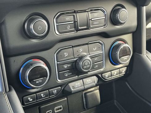 Used 2024 Chevrolet Tahoe Premier image 33