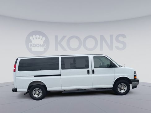 Used 2025 Chevrolet Express 3500 LT w/ LT Preferred Equipment Group RWD image 12