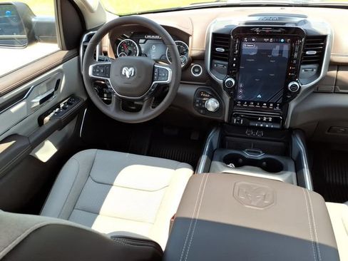 New 2026 RAM 1500 Laramie AWD/4WD image 4