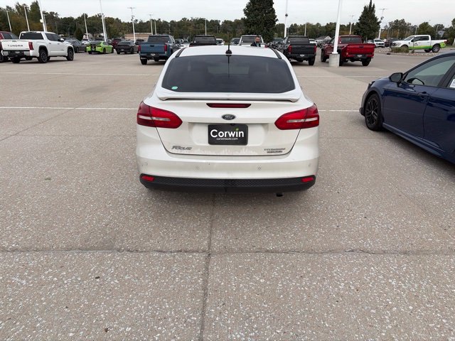 Used 2015 Ford Focus Titanium FWD image 5
