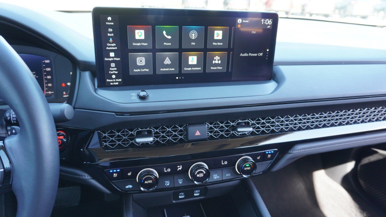 Used 2023 Honda Accord Touring image 17
