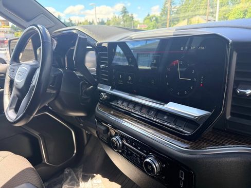 Used 2024 GMC Sierra 1500 SLE w/ Preferred Package AWD/4WD image 36