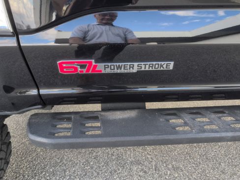 Used 2024 Ford F250 Lariat w/ Tremor Off-Road Package image 4